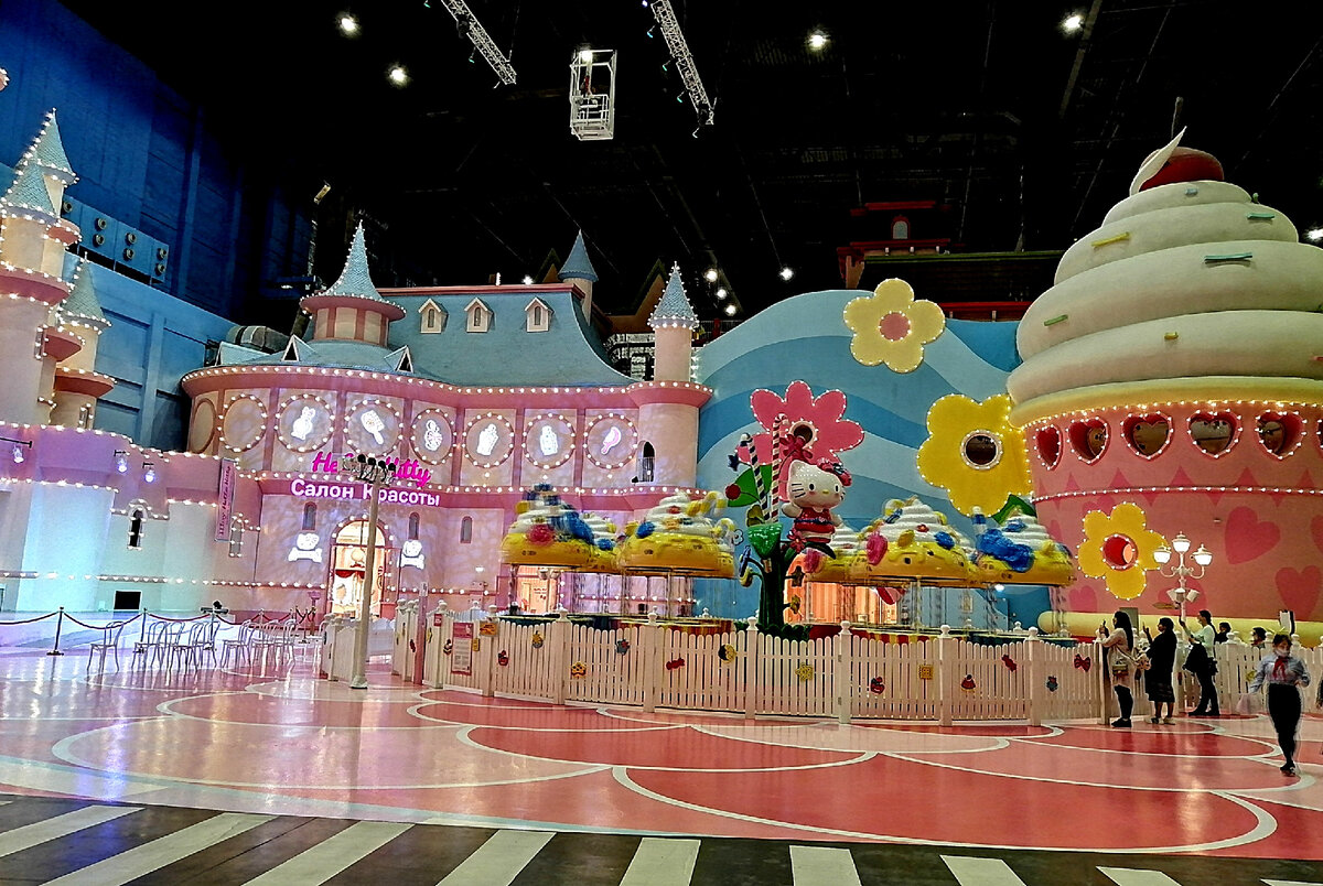 остров мечты горки. остров мечты праздник. остров мечты в москве замок снежной королевы. диснейленд в москве остров мечты. остров мечты снежная королева аттракцион.