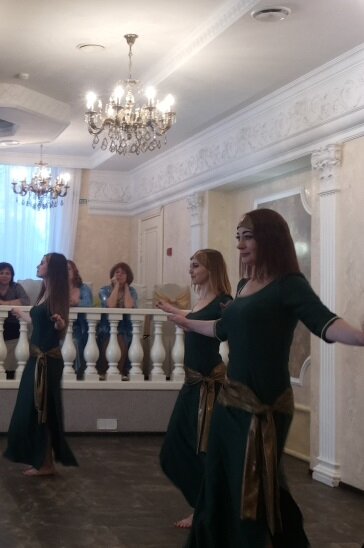 Выступление учениц моей школы танца на восточной вечеринке, танец "балади"