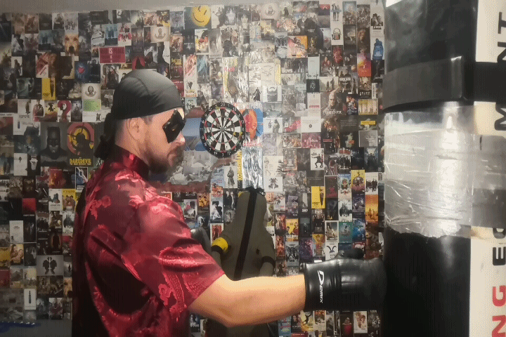 Поднимаем удар выше и разворачиваем кулак