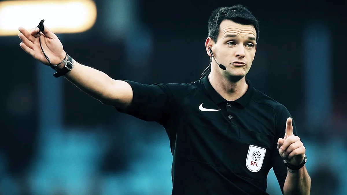 Пьер луиджи калина. Нестор футбол. Пьерлуиджи коллина 2020. Футбольный судья индии известный. Карасев арбитр металлист.