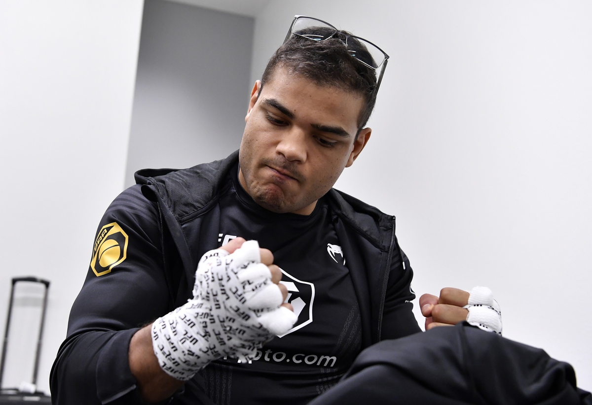 Пауло Коста готовится продемонстрировать свою новую форму