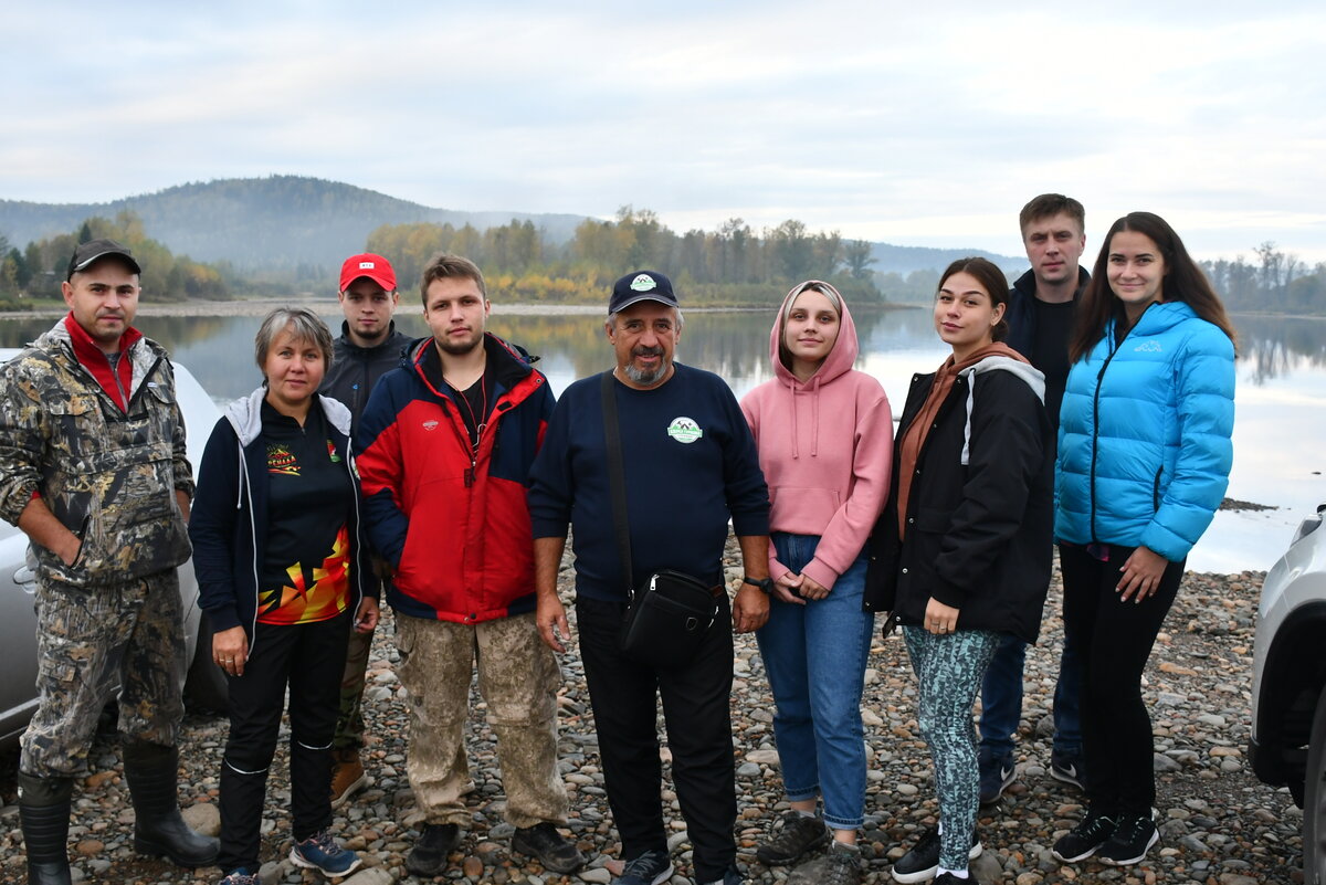 СТК Гренада на старте маршрута.Позади река Томь.