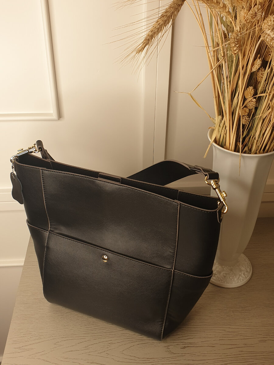 Сумка, купленная на Алиэкспресс за 3600 руб. Заявлено, как натуральная кожа.