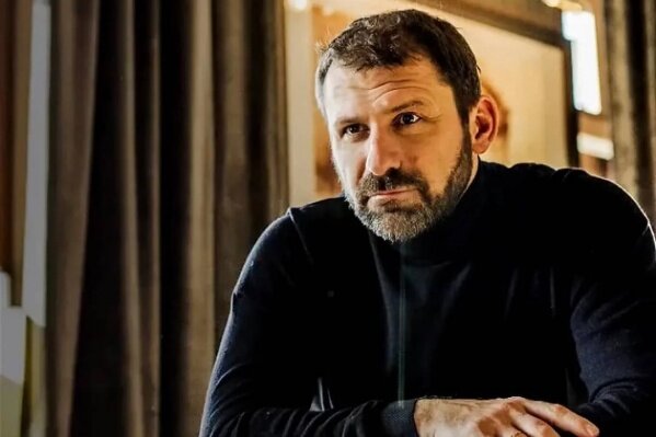 Игорь Владимирович Рыбаков  — российский предприниматель, участник списка богатейших людей России по версии журнала Forbes 70 место в рейтинге в 2021 году с состоянием в 2 млрд долларов США, совладелец корпорации Технониколь и сооснователь Рыбаков Фонд.