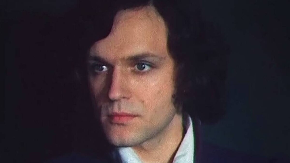 «Красное и чёрное»