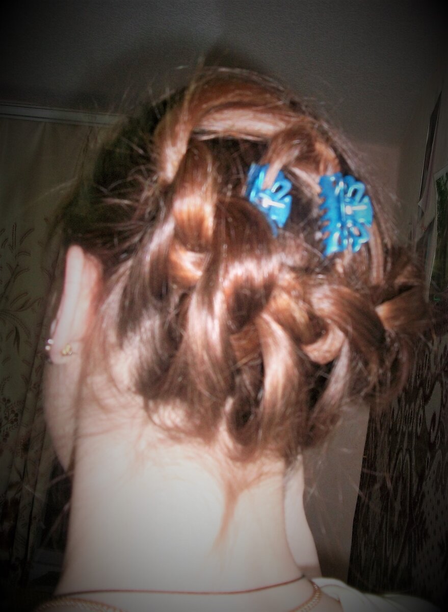 "Вечерняя", длина волос ниже плеч