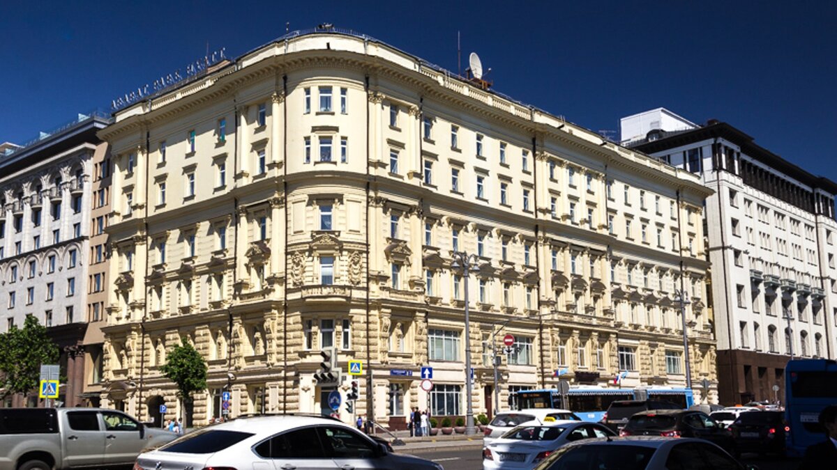 Театральный пр д. Доходный дом Хлудова. Доходный дом Хлудовых Москва. Гостиница Дюссо в Москве. Доходный дом театральный проезд.