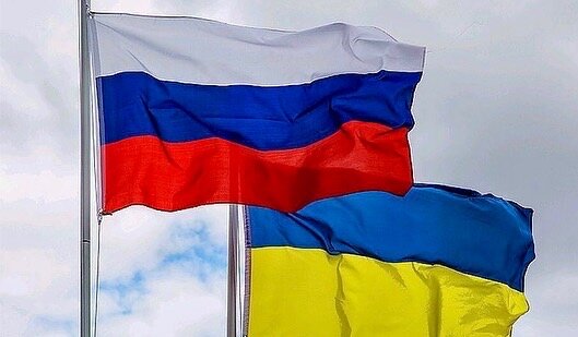 Наследники Бандеры – Шухевича в лице «Свободы», «Правого сектора» и Радикальной партии, их добровольческих батальонов, прочих неонацистских штурмовых формирований залили Юго-Восток кровью тысяч безвинных жертв, мирных жителей этого края, превратили в руины сотни городов и сел. Это они продолжают убивать, грабить и мародерствовать, сеять беспредел и хаос, разносят по Украине бациллы невиданных масштабов организованной преступности вооруженных банд.