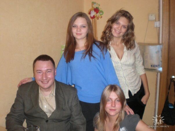 Асцендент в Раке ("семейство" вокруг), Солнце в Скорпионе