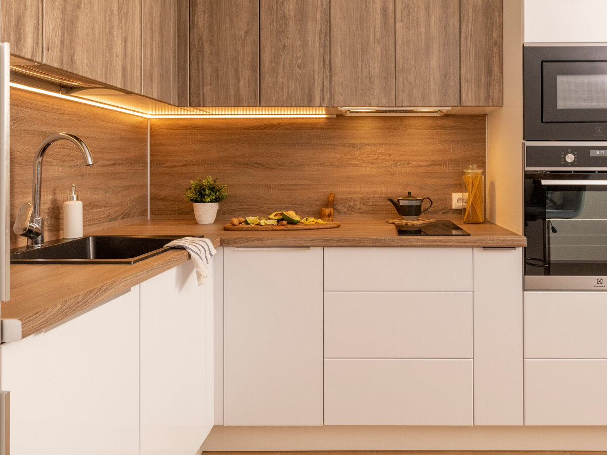 Подсветка, система Tip-on и фурнитура Hettich на моей кухне