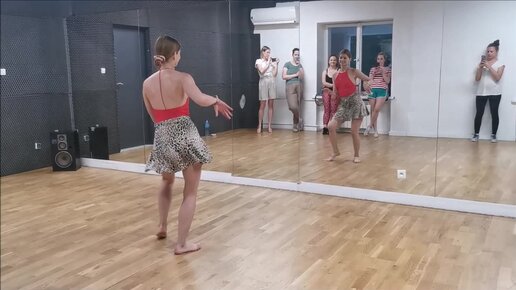 Красивые голые женщины танцуют: порно видео на венки-на-заказ.рф