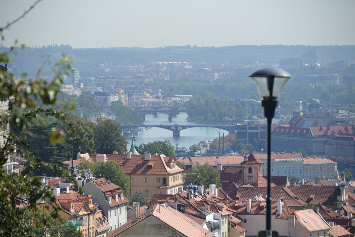 Вид на реку Влтава с высоты Пражского Града