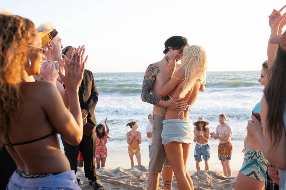 Свадьба Памелы Андерсон и Томми Ли в сериале "Пэм и Томми"