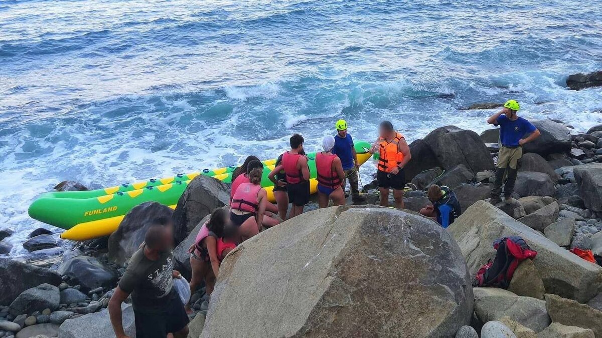 В Крыму туристов на «банане» унесло в море