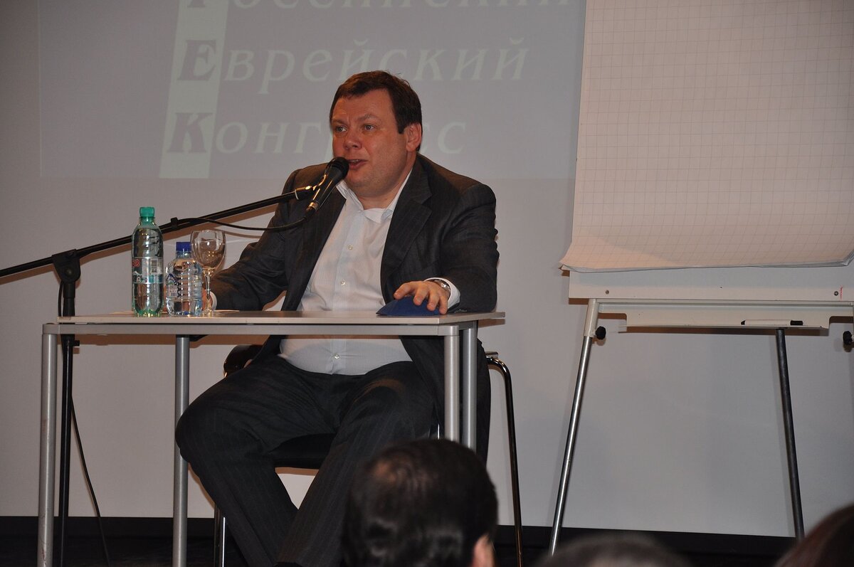 М.М. Фридман на Российском еврейском конгрессе, 2009 год. Фото: ru.wikipedia.org/wiki/Фридман,_Михаил_Маратович#/media/Файл:Mikhail_Fridman_by_Anton_Nossik.JPG 