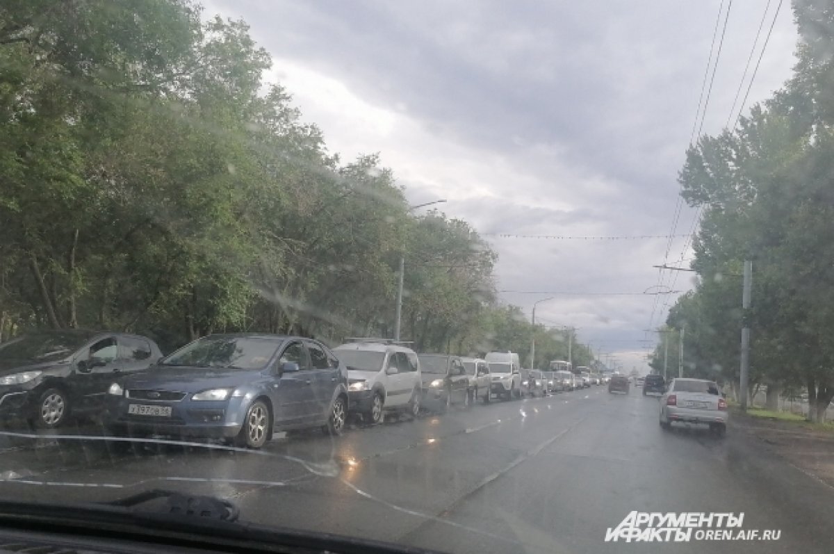    Рабочая неделя в Оренбуржье начнётся с сильного дождя и порывистого ветра.