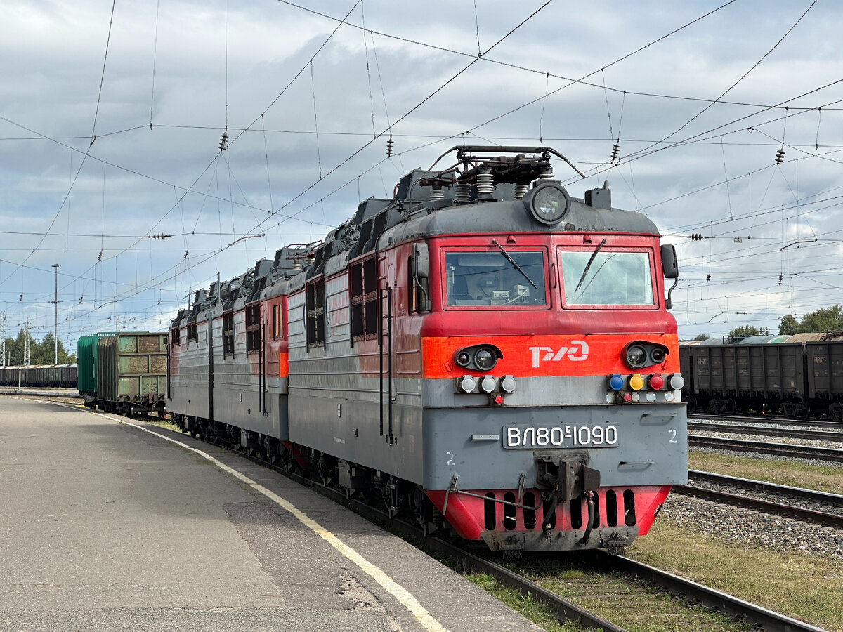 Электровоз ВЛ80С-1090Б/2084 (ТЧЭ-11 Лоста), 22.08.2023