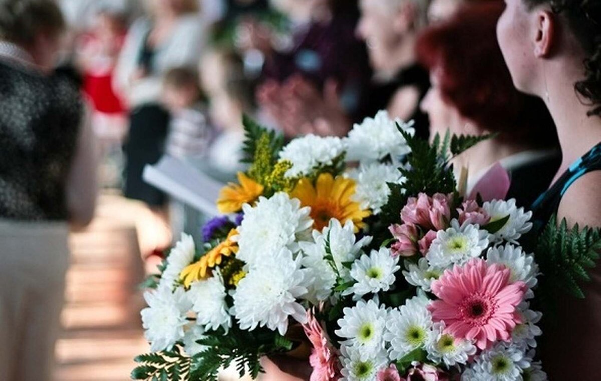 Букет учителю на выпускной