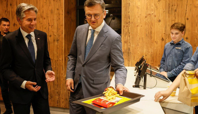 За ужином в Макдоналдсе решилась судьба Зе