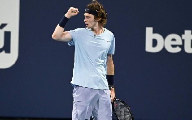 Андрей Рублёв в четвертьфинале Мастерса в Майами сыграет 2 апреля с Себастьяном Кордой. Сумеет ли россиянин выйти в полуфинал соревнований? - читайте в нашем прогнозе.