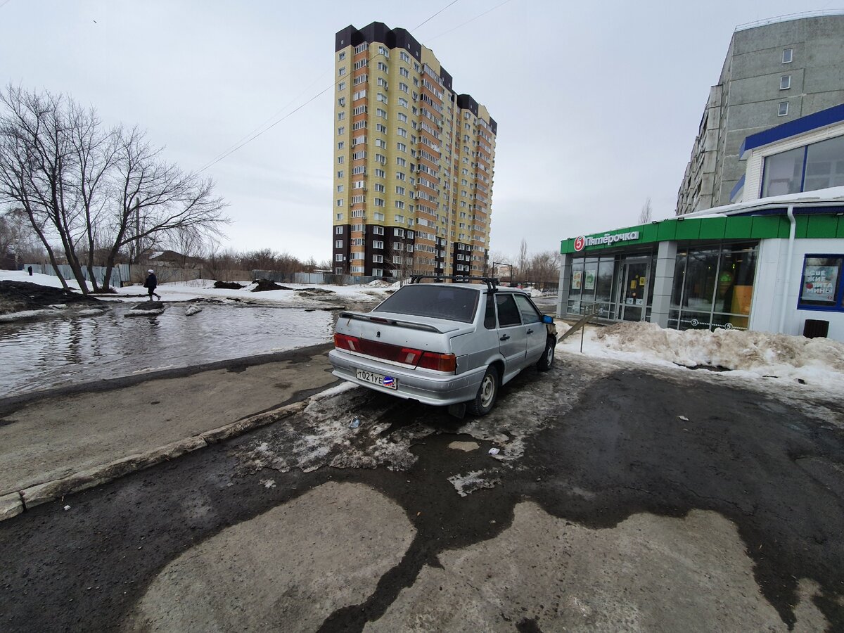 Типичный российский двор.