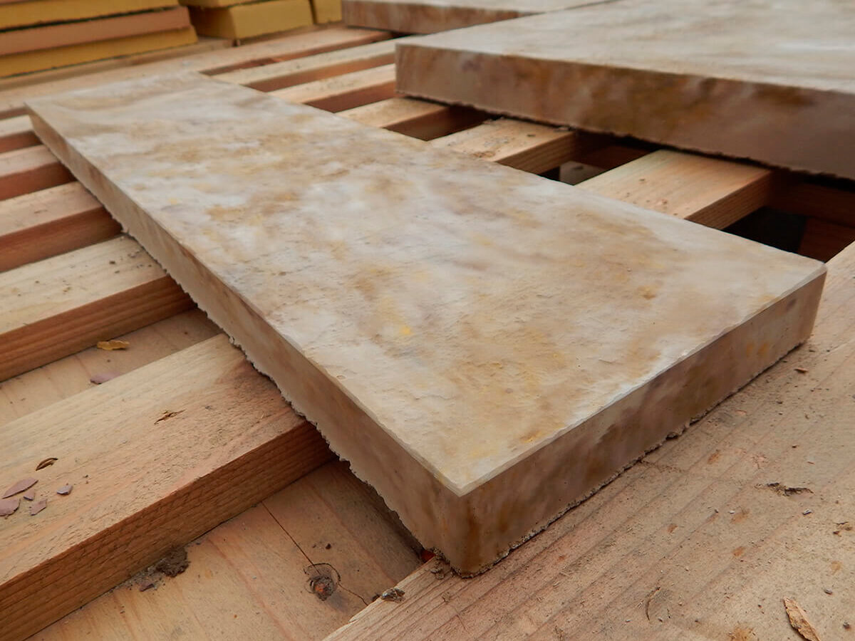 Бетонная ступенька входной группы Флорентийская