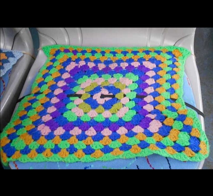 Один из вязанных чехлов