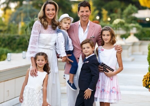 жена сакиса руваса фото