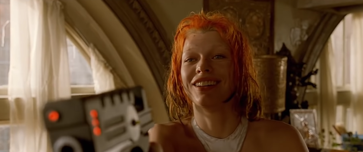 Милла йовович пятый элемент. Пятый элемент 1997 постер. Пятый элемент кадры. Милла йовович пятый элемент. Брюс уиллис 5 элемент.