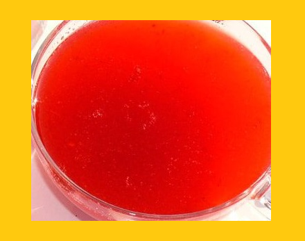 Современный прозрачный кисель на крахмале.