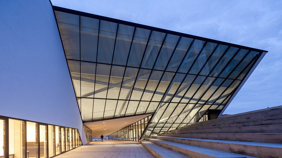 Life Challenge Winner Life Challenge Award 2020/21:	
Mo Museum, Vilnius (LT)
https://int.baumit.com/lifechallenge2020/projects/non-residential/2216/mo-museum  
