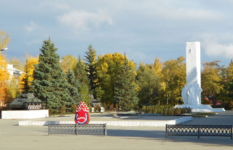 Мемориал на площади Труда