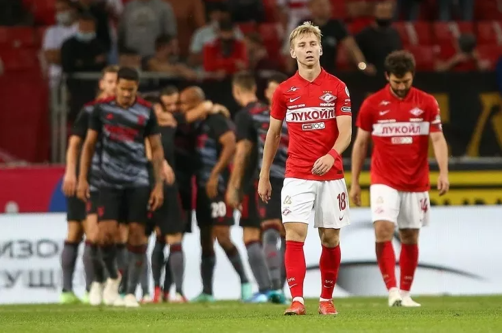 "Спартак" пропускает от "Бенфики"