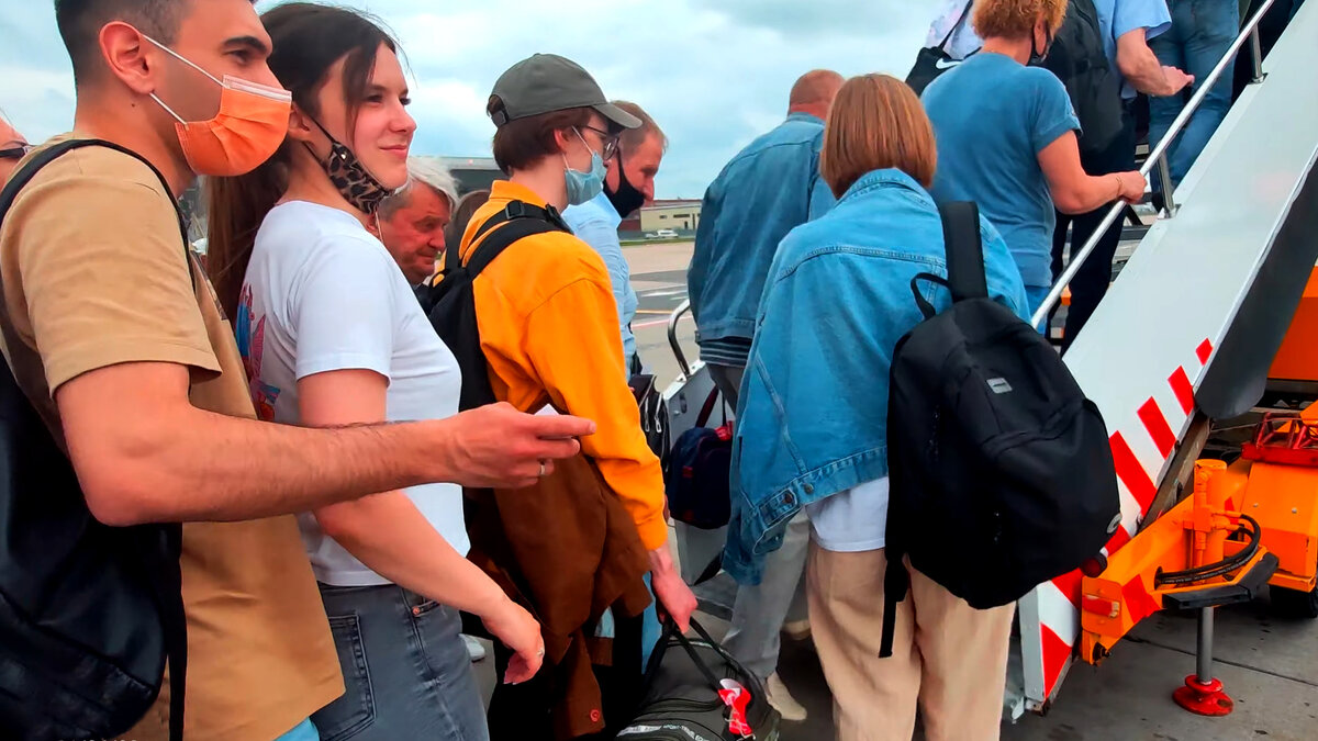 Что можно бесплатно пронести на борт самолёта