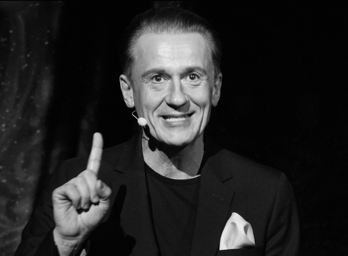 Олег Евгеньевич Меньшиков - художественный руководитель театра Ермоловой 