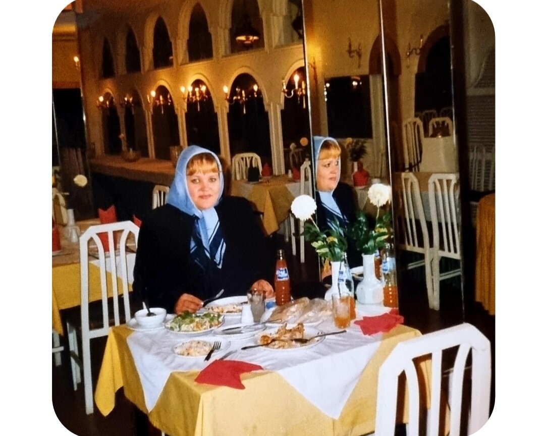                                 В ресторане в г. Тегеран