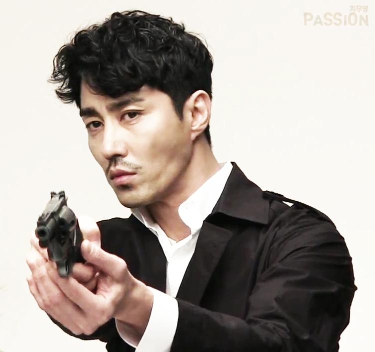 Вы окружены. Чха сын вон вы окружены. Cha Seung won с женой. Актер Корея Чха сын вон. Чха сын-вон молодой.