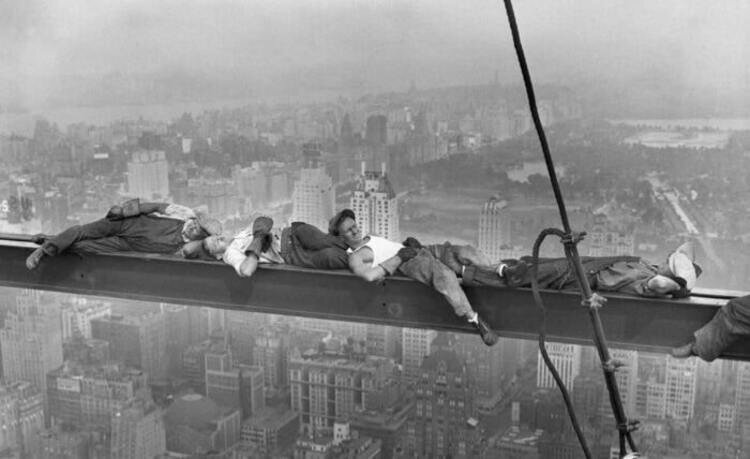  Одна из фотографий серии