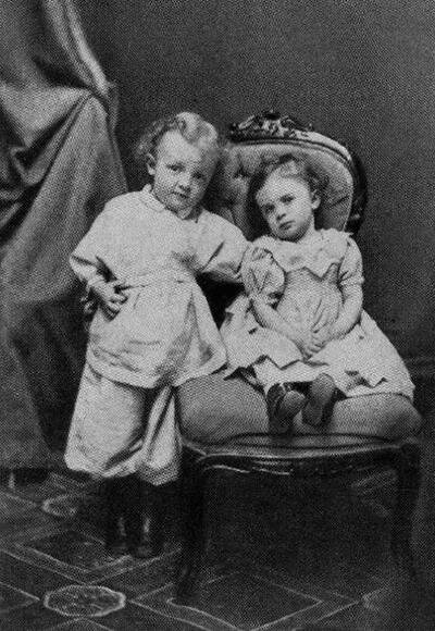Володя Ульянов с сестрой Ольгой. Симбирск. 1874 год. 