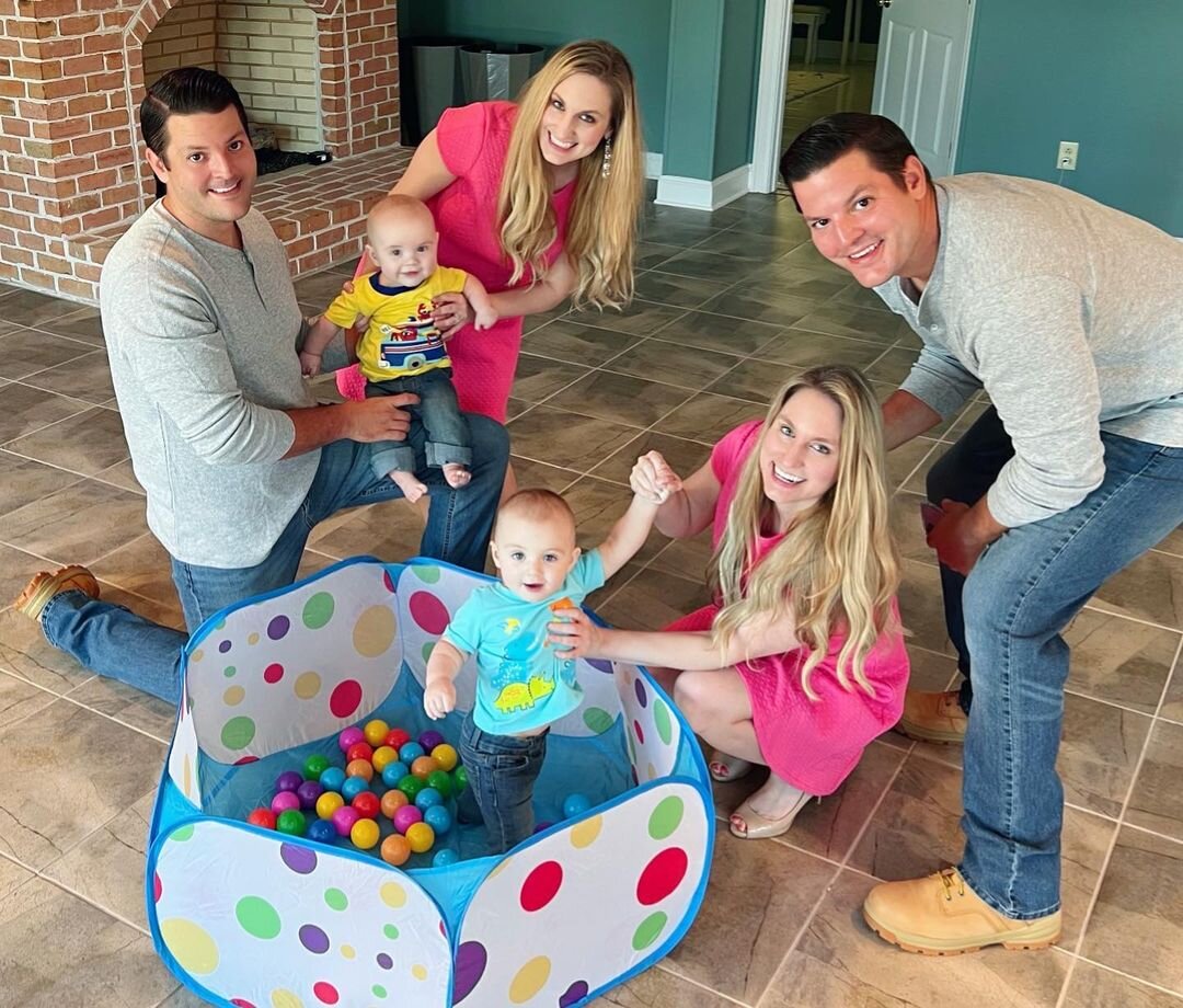 Семейство Сальер: Британи и Джош, Бриана и Джереми, а также их дети Джетт и Джакс. Фото: instagram.com/salyerstwins