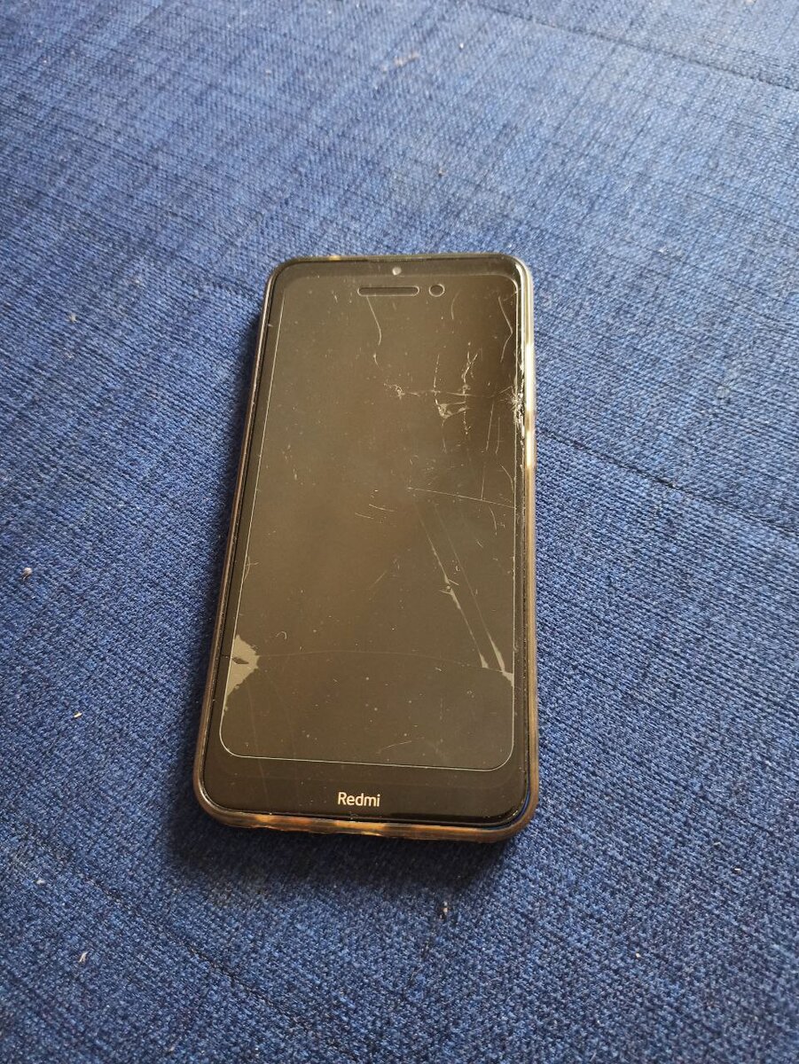 Это не мой телефон, а телефон сына, с аналогичной травмой, он ходит с ним так уже полгода, ничего не ломается дальше