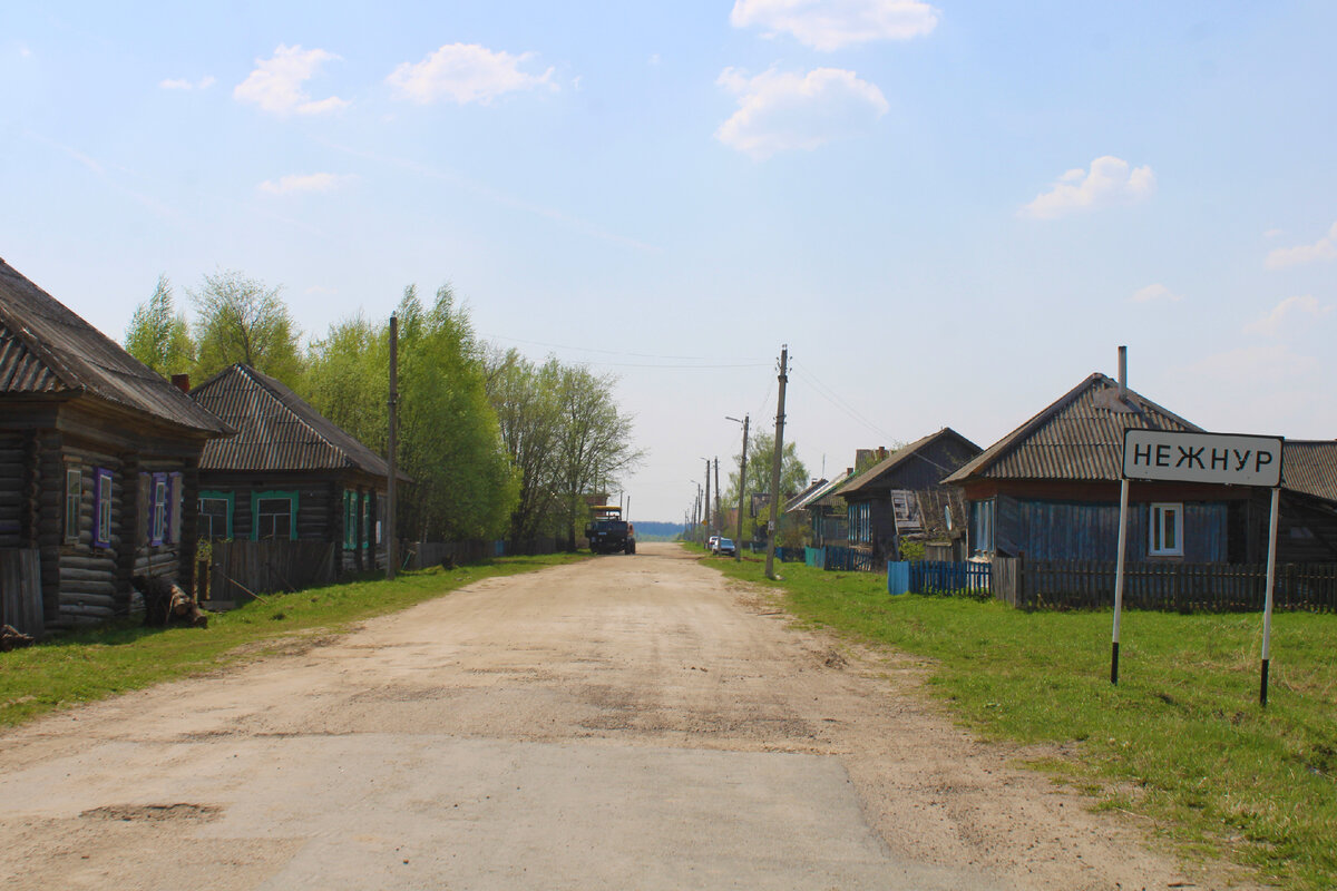 Марийское село на границе с двумя областями — Кировской и Нижегородской.  Улицы и деревянные дома Шыцсира | Под зонтиком | Дзен