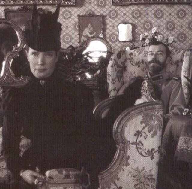 Николай с матерью, вдовствующей императрицей Марией Федоровной 