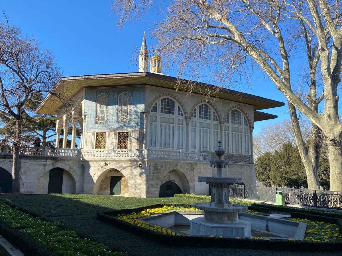 Один из павильонов Дворца Топкапы l Личное фото