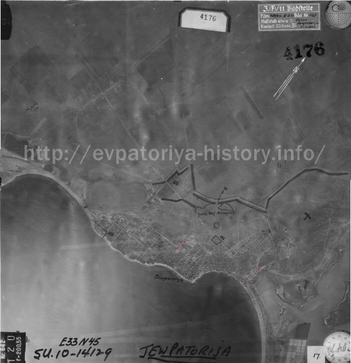 Евпатория на аэрофотоснимке октября 1941 года. Фотография с сайта www.evpatoriya-history.info.