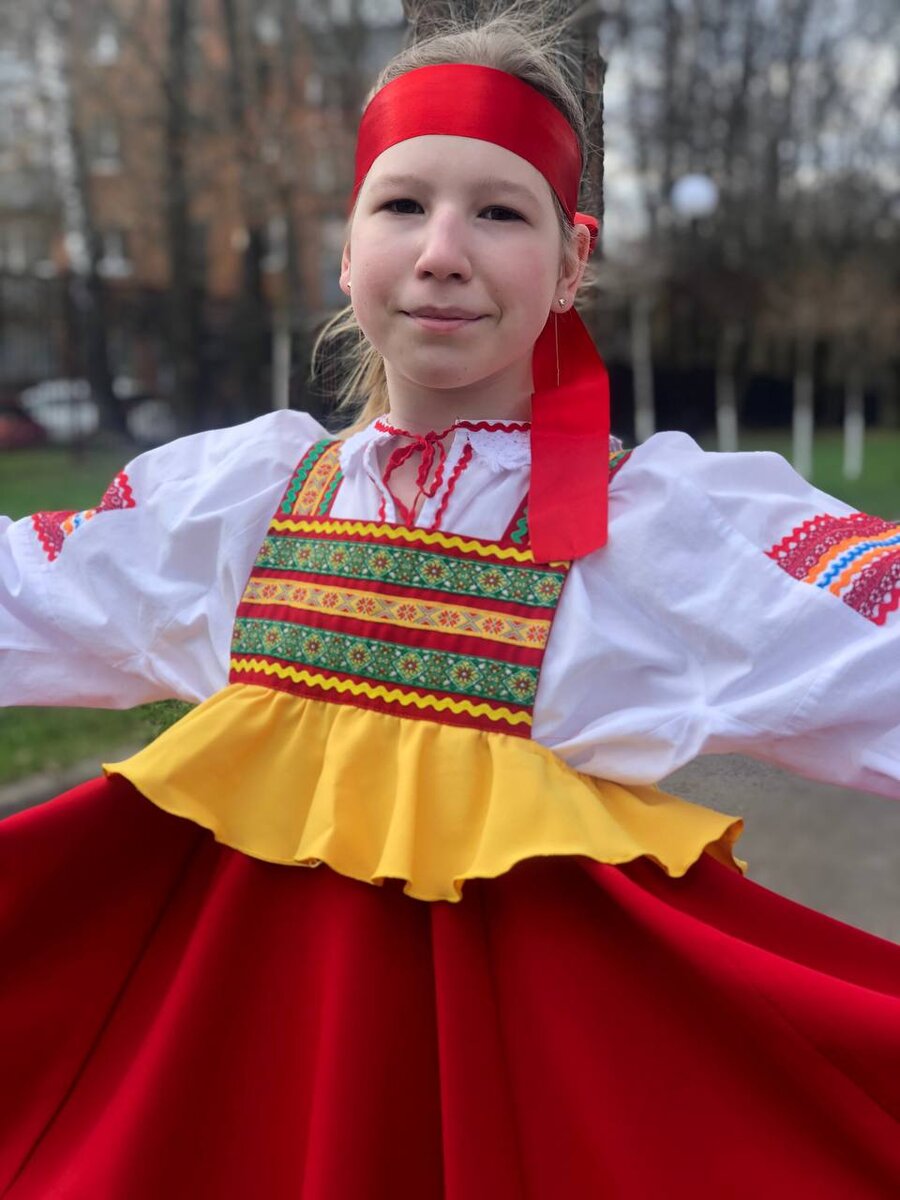 Женский русский народный костюм