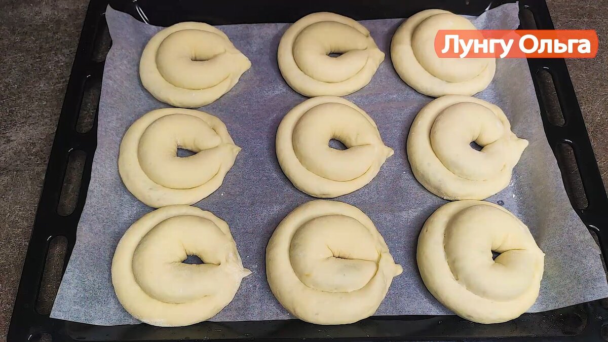 Булочки с варёной сгущёнкой