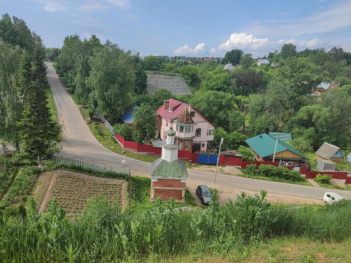 Такой вид открывается от Ново-Никольского собора.