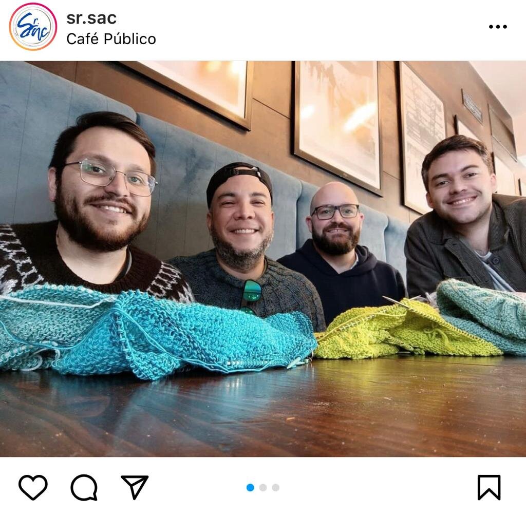 День вязания на публике. Фото из Инстаграм.