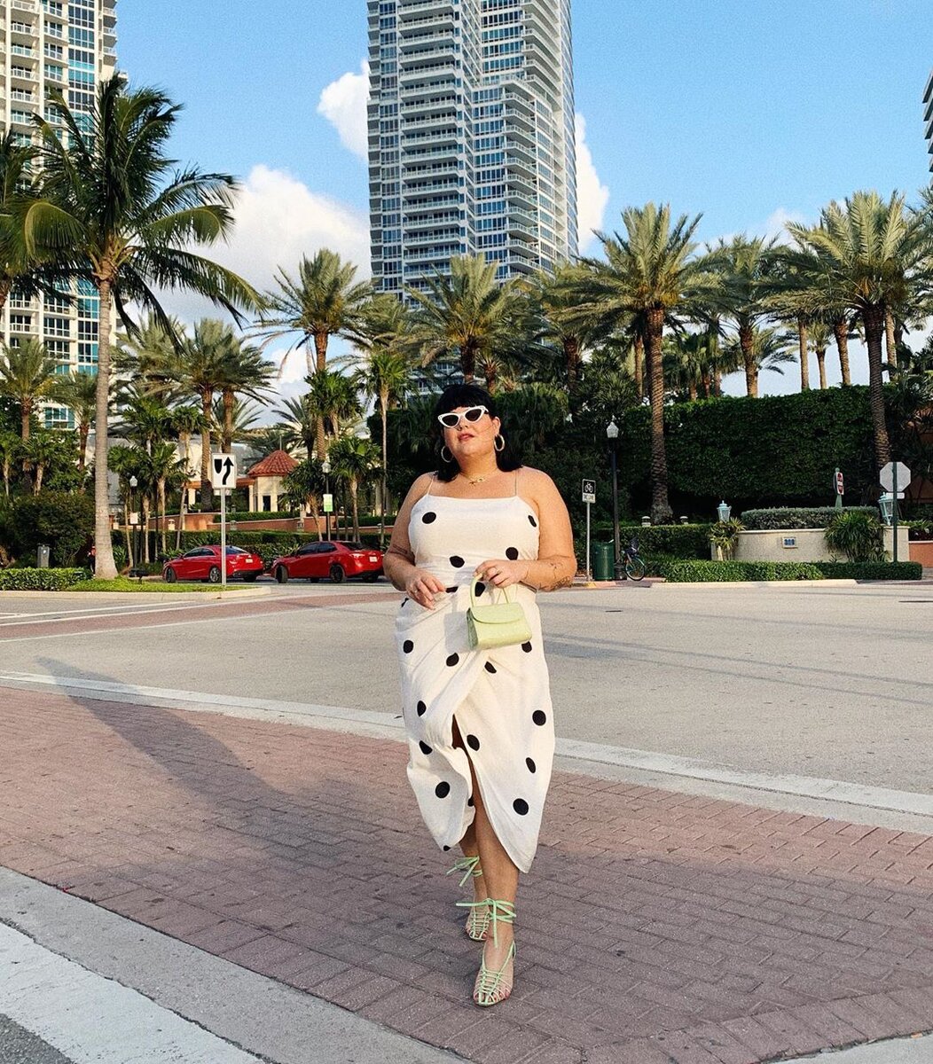 www.instagram.com/nicolettemason
